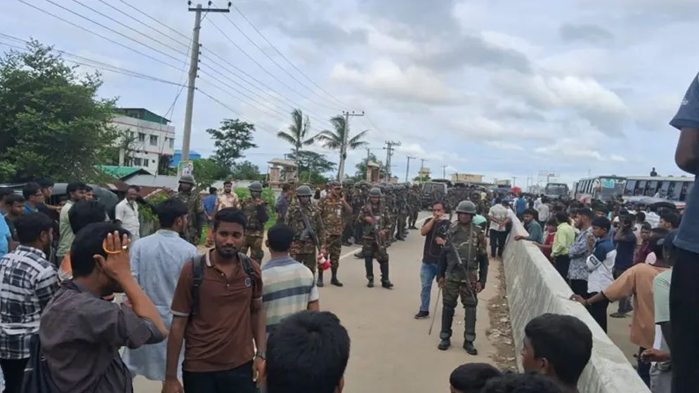 মঙ্গলবার রাতে চট্টগ্রামের পটিয়ায় ঠিক কী হয়েছিল?