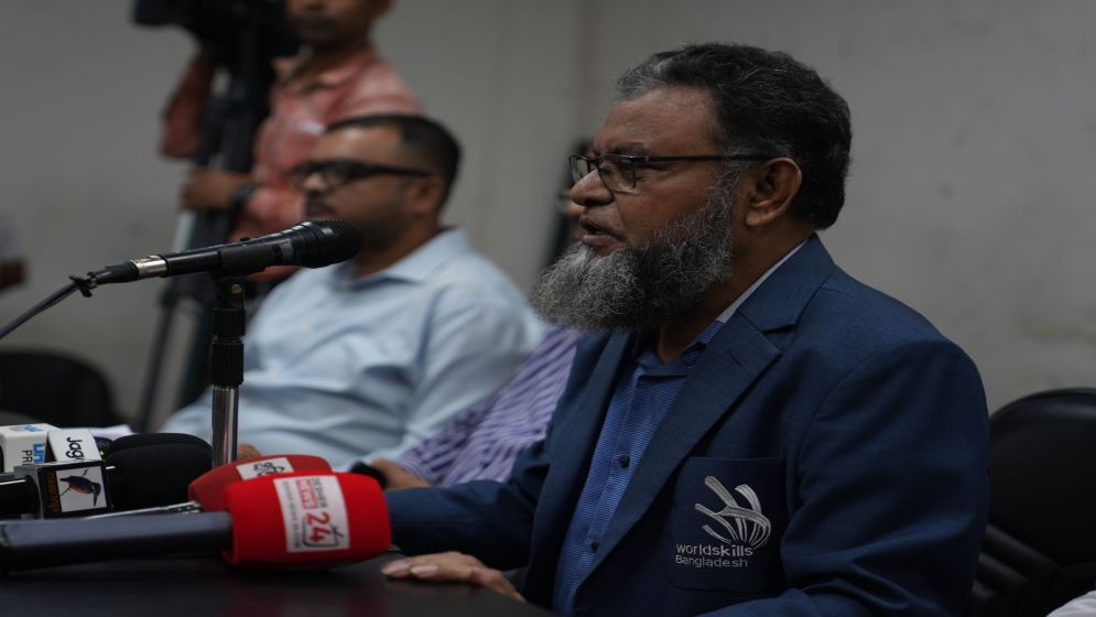সরকার বিস্কুট-রুটি কোম্পানিকে গরিব শোষণের হাতিয়ার বানাচ্ছে